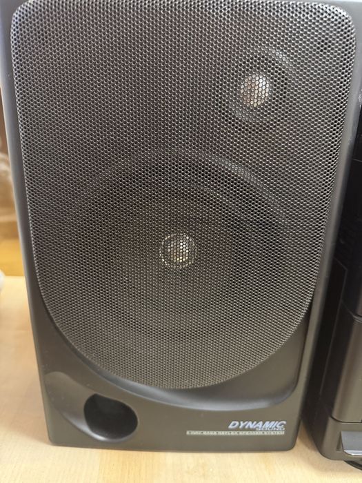 Vand combina muzicala cu 2 boxe  “STEREO RADIO CASSETTE MUSIC CENTRE RC 1008”