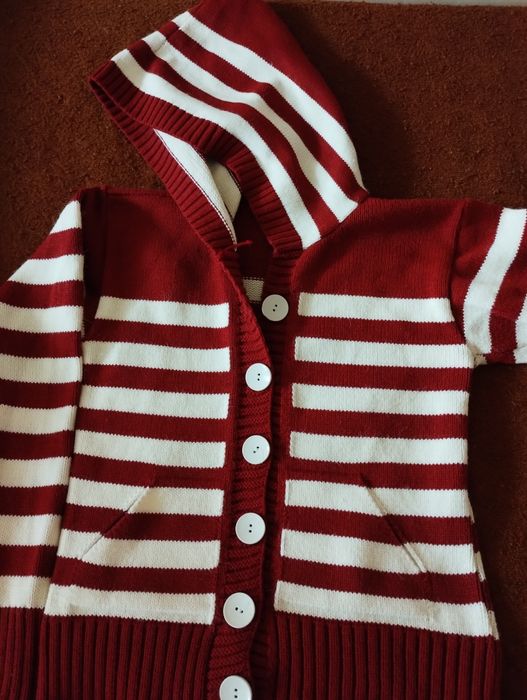 Дамска  жилетка с качулка