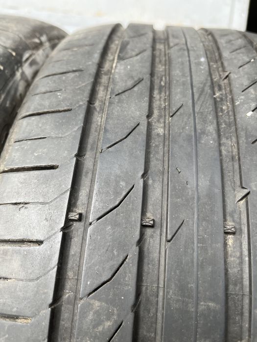 2 бр. летни гуми 235/45/18 Continental DOT 0918 4,5 mm