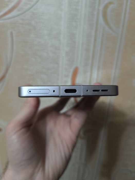 One Plus Ace 5 Silver 12/256 Global Holati ideal Yangide Kam ishlagan