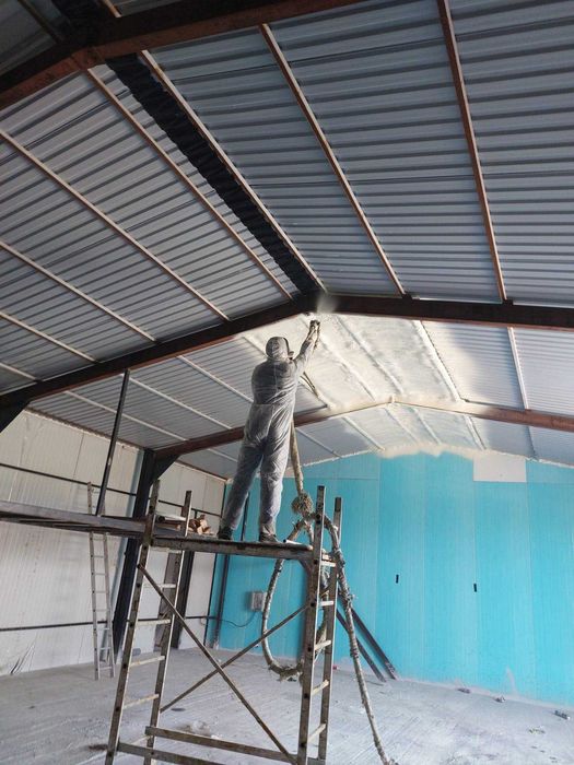 izolatie spuma poliuretanica izolatie terasa izolatie hala pod casa