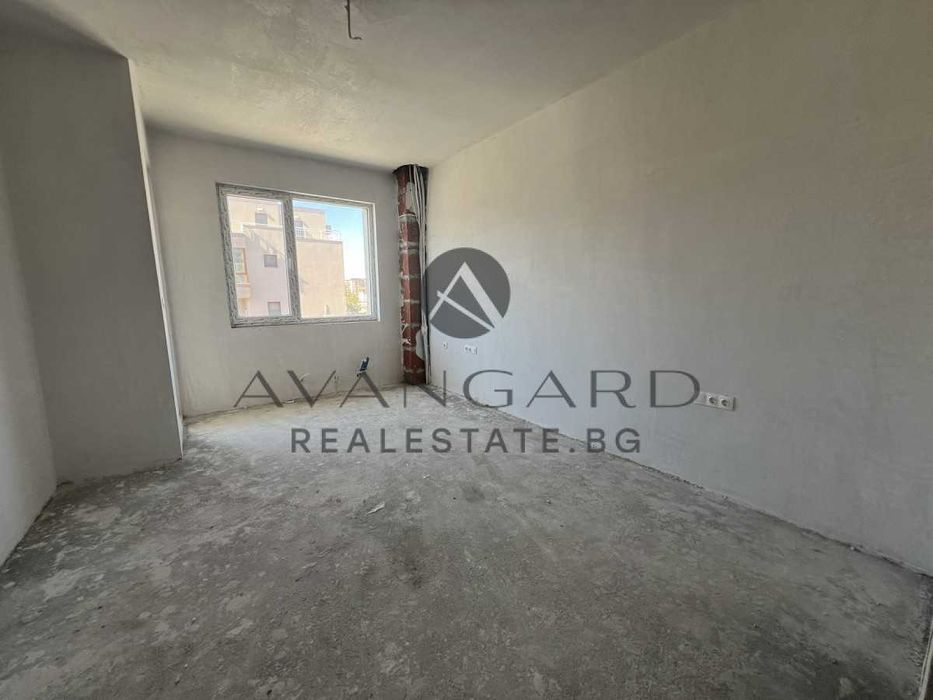 оф.22530 Триетажна Къща с АКТ 16 Остромила