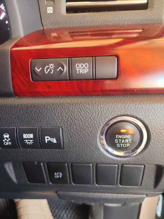 Продам машину Тойота VELLFIRE