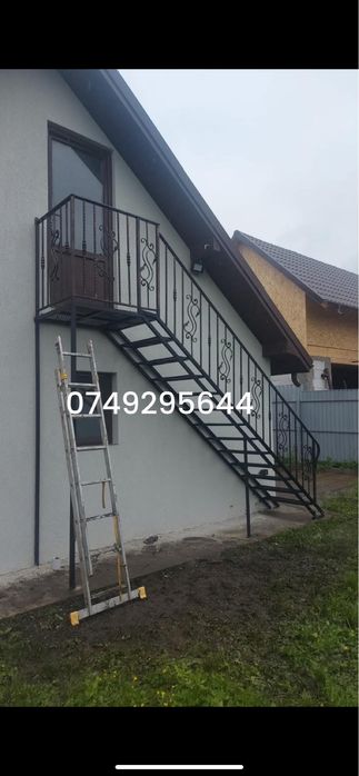 Scarii si balustrade