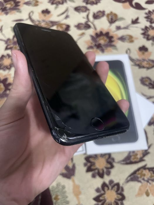 Айфон Се2 сатылады срочна