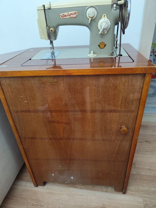 Швейная машина Чайка