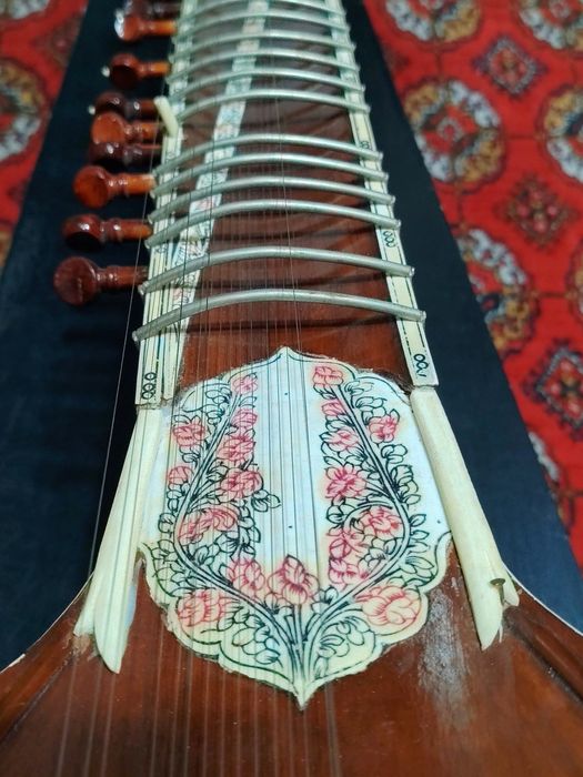 Tor Sitar sotiladi .