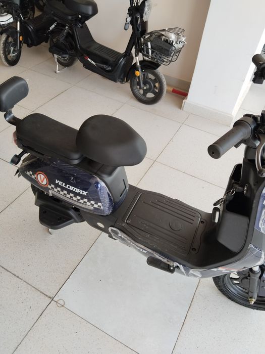 Skuter W10 madelimiz 1 toʻliq zaryad bilan 50 km masofani bosib oʻtadi