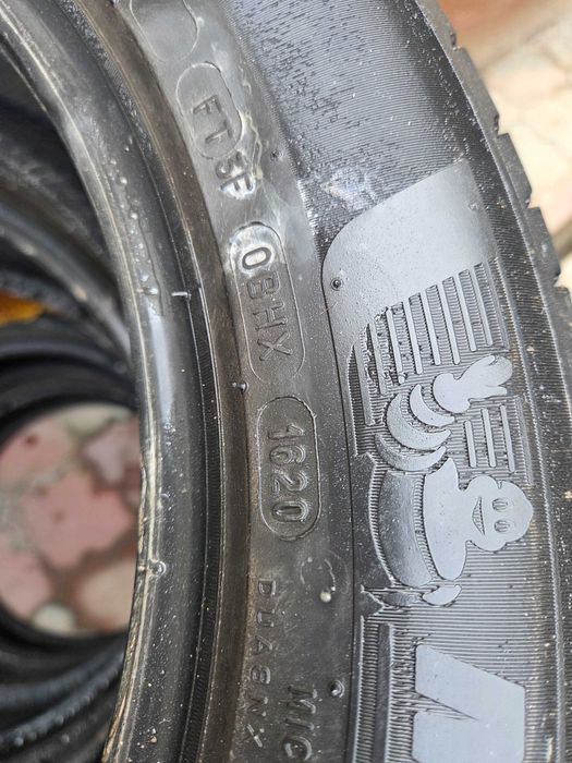 Cauciucuri iarna si vara 215/55/R17 9 bucati