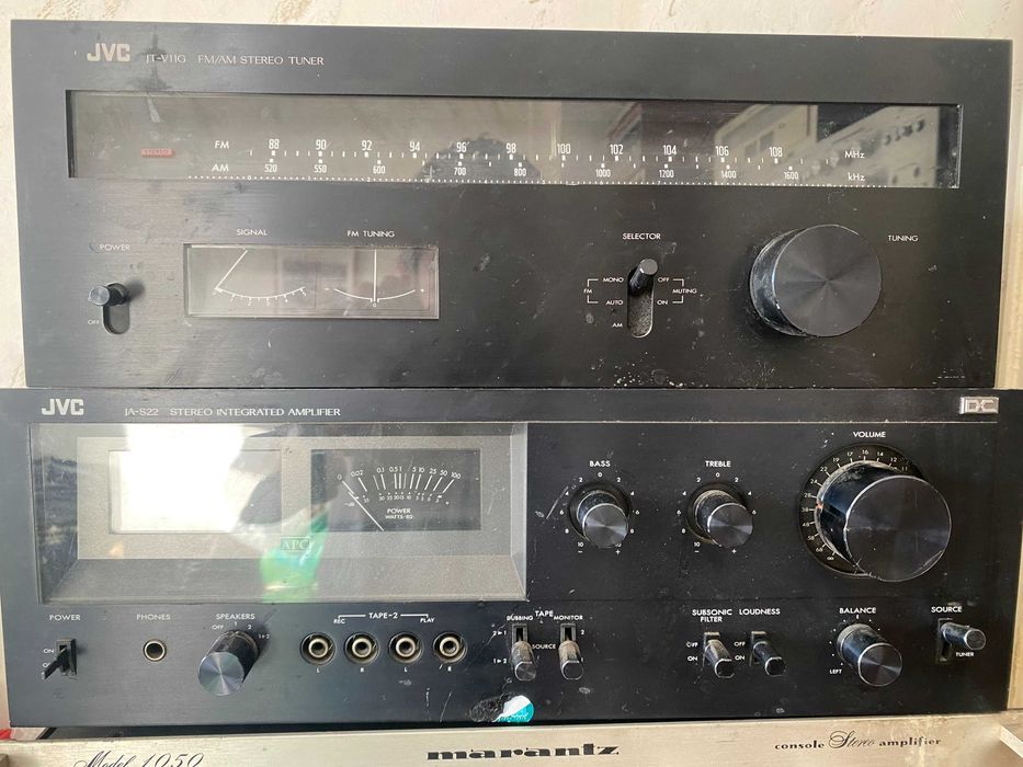 Maranz CDR-1 и друга техника на Marantz