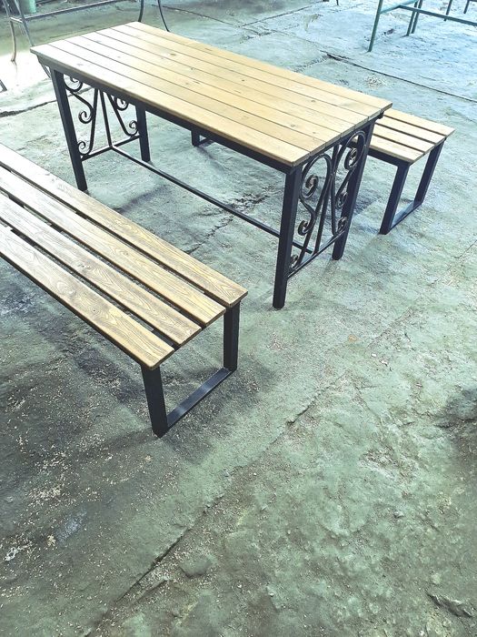 Продаётся садовий стол