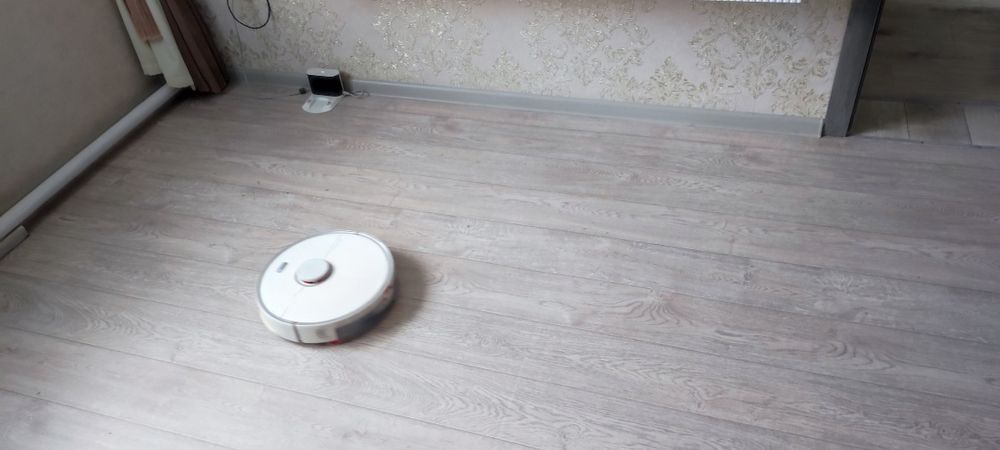 Продам срочно робот пылесос робарок с5 макс