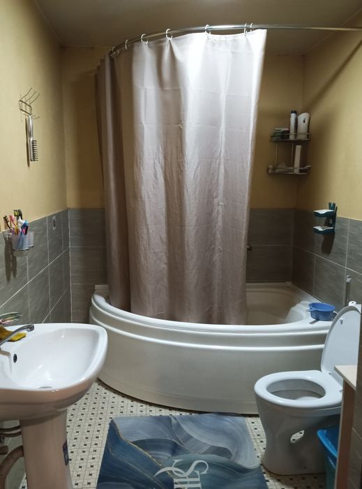 Yengi 16 yillikda uy sotiladi.