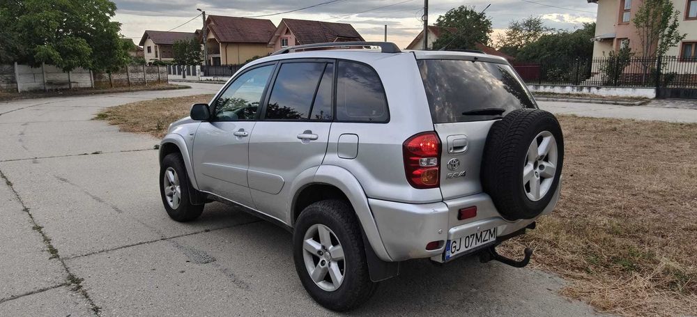 Toyota RAV4 (2004-facelift) | 2.0 Benzina | 4x4 | Cutie Automată