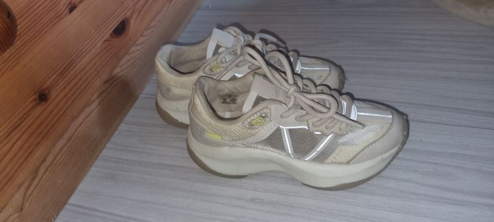 adidasi fetițe marimea 29 si 30