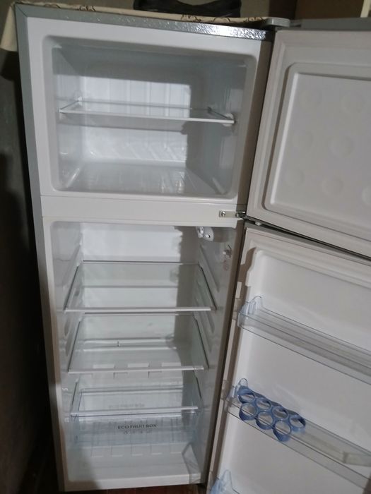 Продаю холодильник бу в идеальном состоянии пользовалась 1,5 месяца