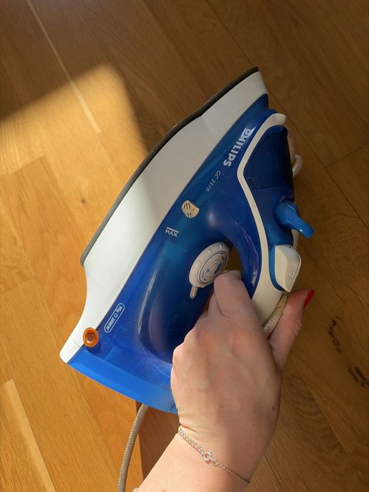 Fier de calcat Philips