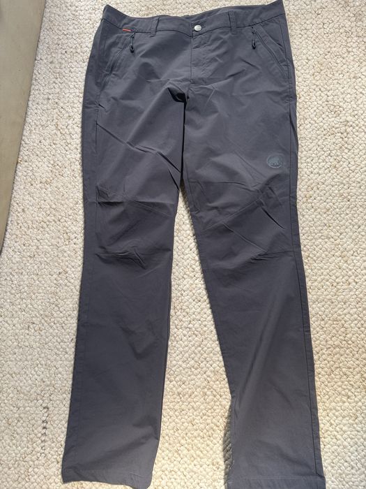 Pantaloni Mammut marimea 52