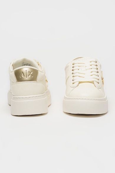 Adidași Armani Exchange.