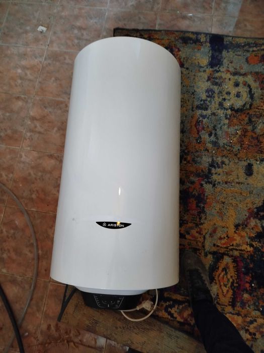 Vând Boiler electric Ariston