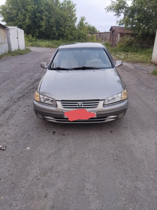 Автомобиль Тайота Камри