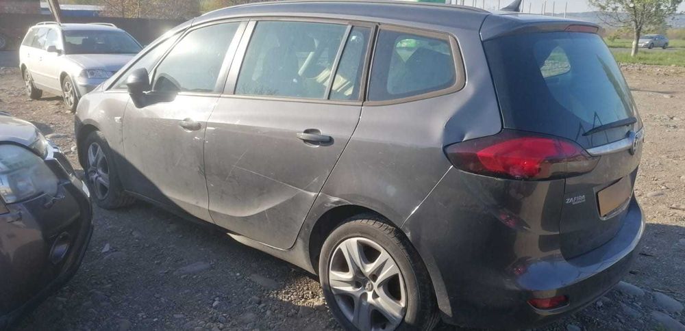 Dezmembrez Opel Zafira C Tourer 1.4B 2012