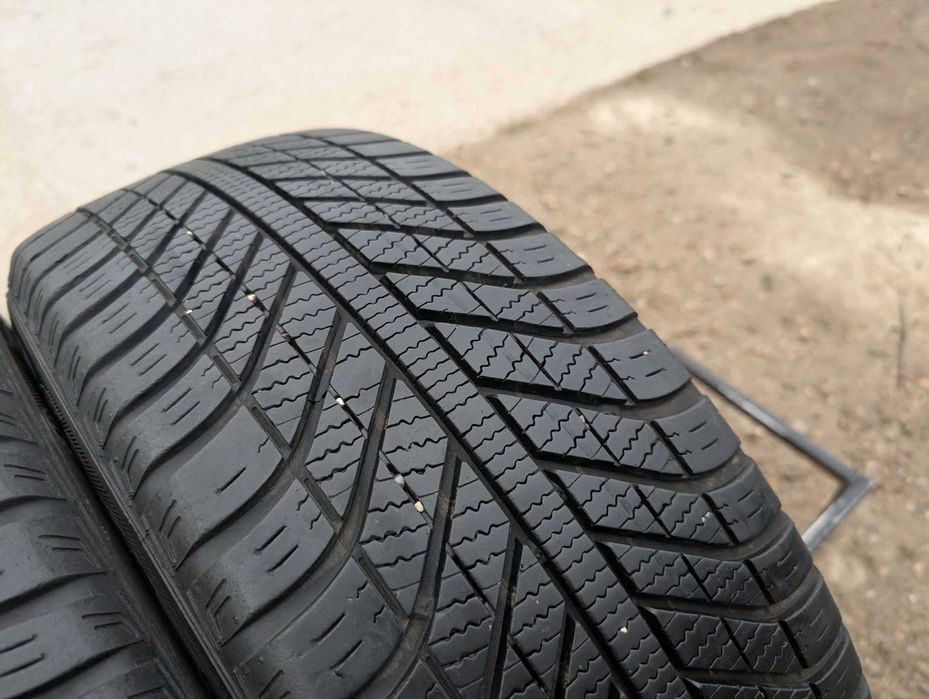 205/55 R16 • All Season • Goodyear Vector 4Seasons 94V | 2 buc | Pret/buc