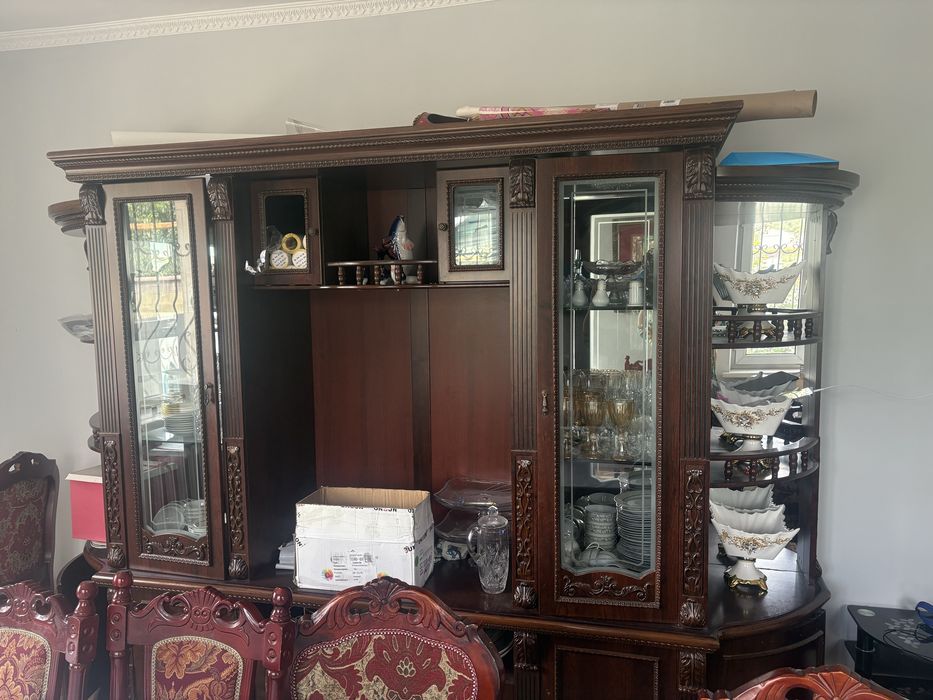 Сервант в хорошим состоение