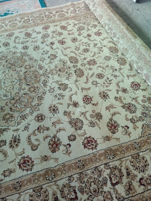 Продам ковер в отличном состоянии