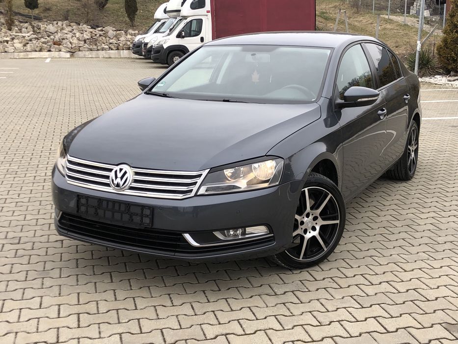 VOLKSWAGEN Passat 2012