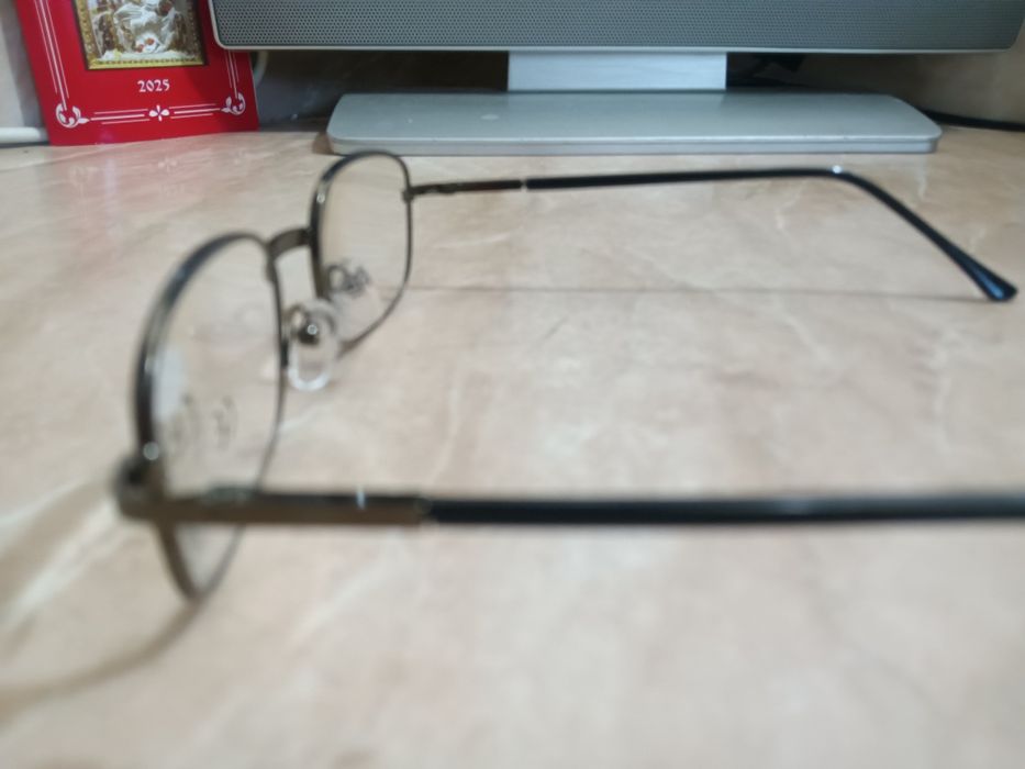 Диоптрични очила с метални рамки