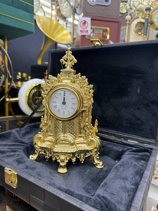 Итальянская настольные часы  покрытия золота
