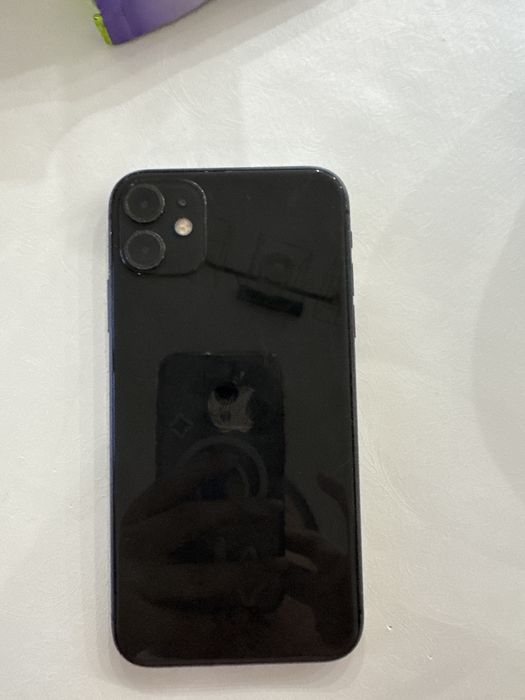 ПРОДАМ iphone 11/64GB