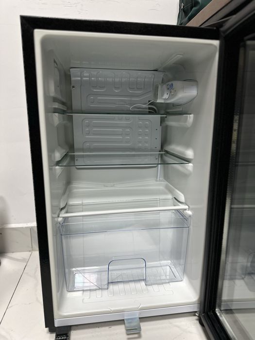 Продам холодильник барный