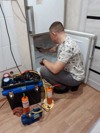 Срочный ремонт холодильников