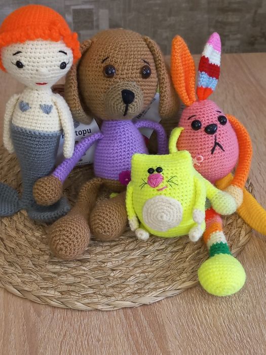 Продам вязаные игрушки.