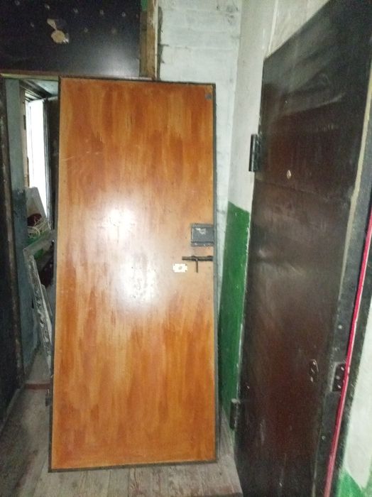 Продам дверь.  Входную