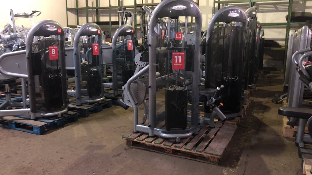 Depozit aparate fitness technogym