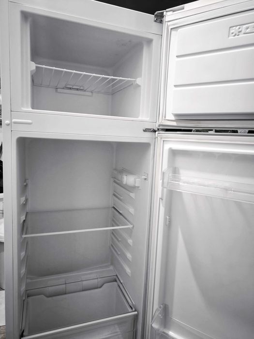 Frigider combina cu congelator FINLUX 1.43cm înălțime