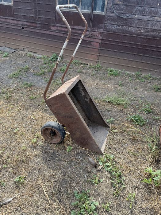 Продам прицепы и тачки