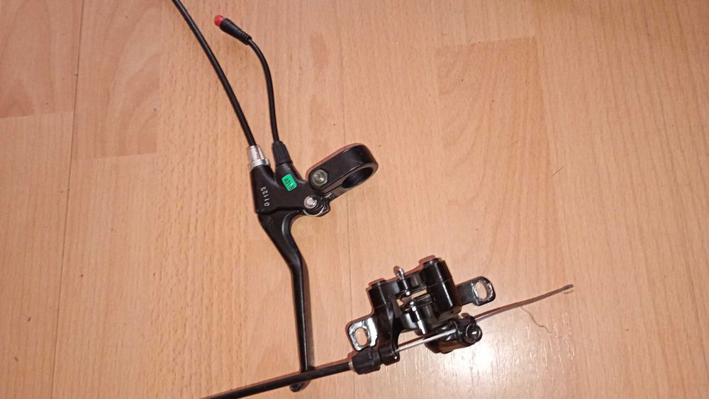 Комплект спирачни апарати за колело с датчик