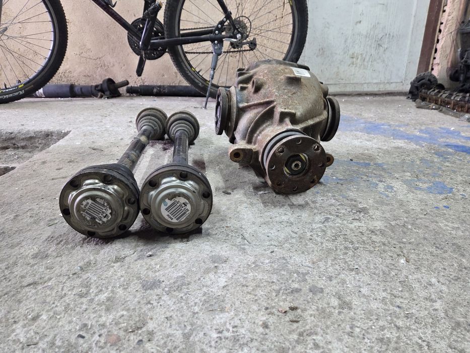 Продавам диференциал 3.07 и полуоски от BMW 328 E46