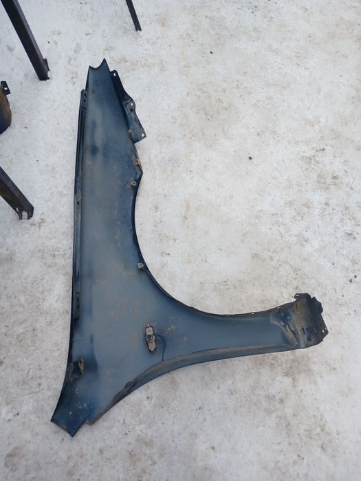 Крыло Мазда 323 ф 1995г