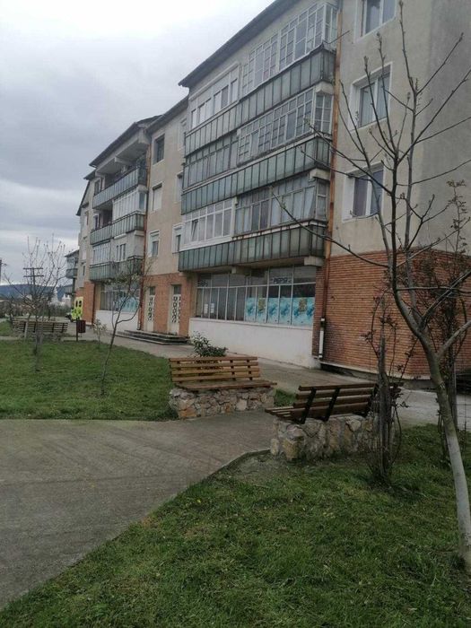 Vand spatiu comercial, alimentara,Stei(Bihor)