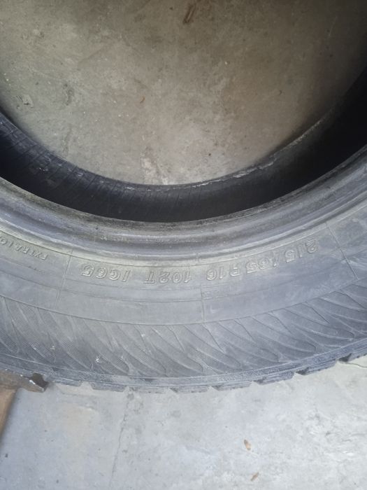 Продам Шины зимние r16