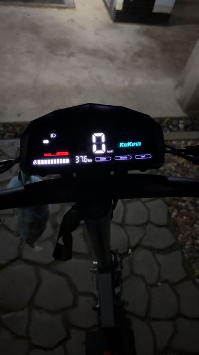 Trotineta electrică kukirin g2 2025