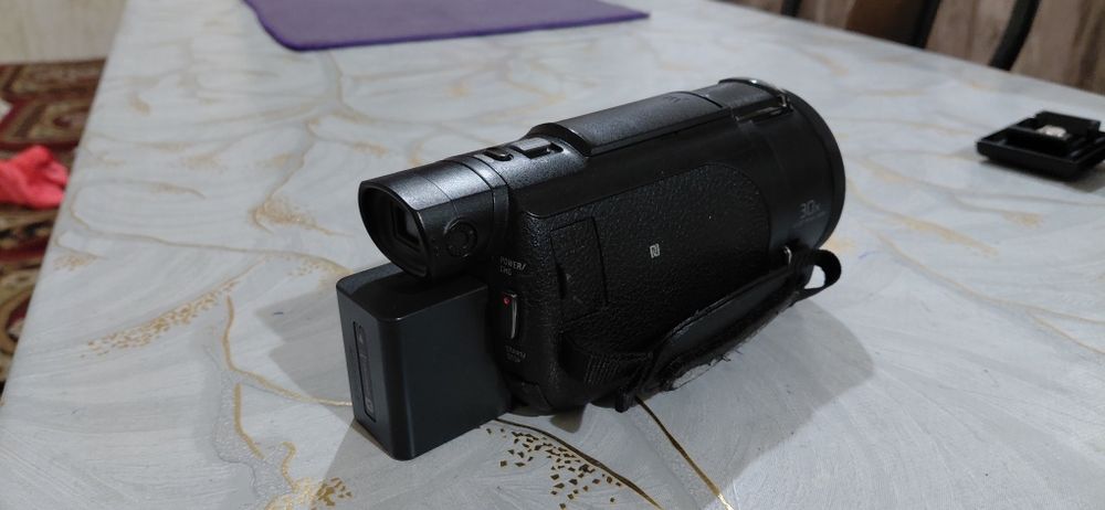 Продам Sony AX53