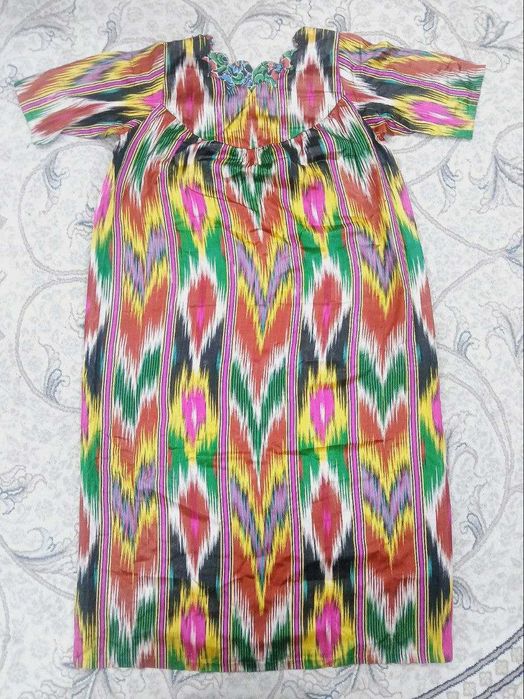 Национальный атлас, платья из атласа