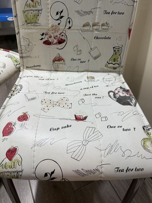 Scaune de bucatarie 4 buc-100 lei/buc