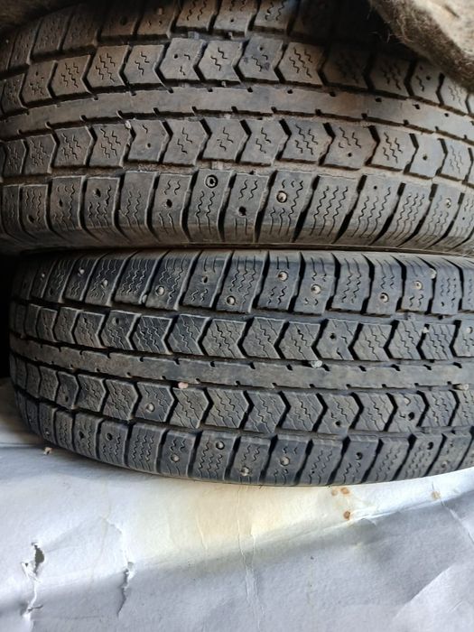 Продам 225/70R15C. 4шт